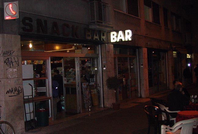 image/s0169-aventinobar.jpg, 51.4K